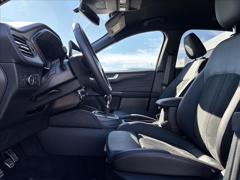 Ford Kuga 1,5 EcoBoost 111kW ST-Line X - fotka 24 z 48