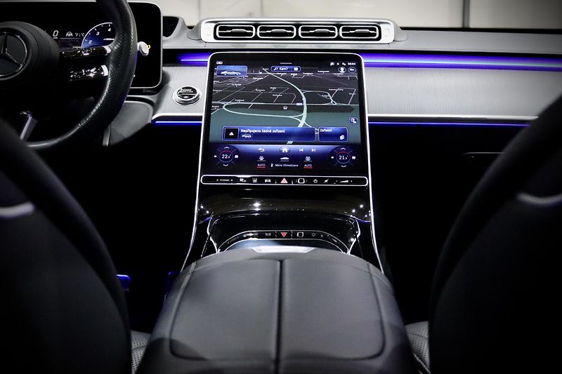 Mercedes-Benz Třídy S 580 Long 4Matic V8 370 kW - fotka 23 z 43
