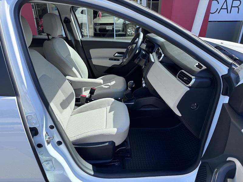 Dacia Duster 2,0 16V 4x4 - fotka 13 z 38