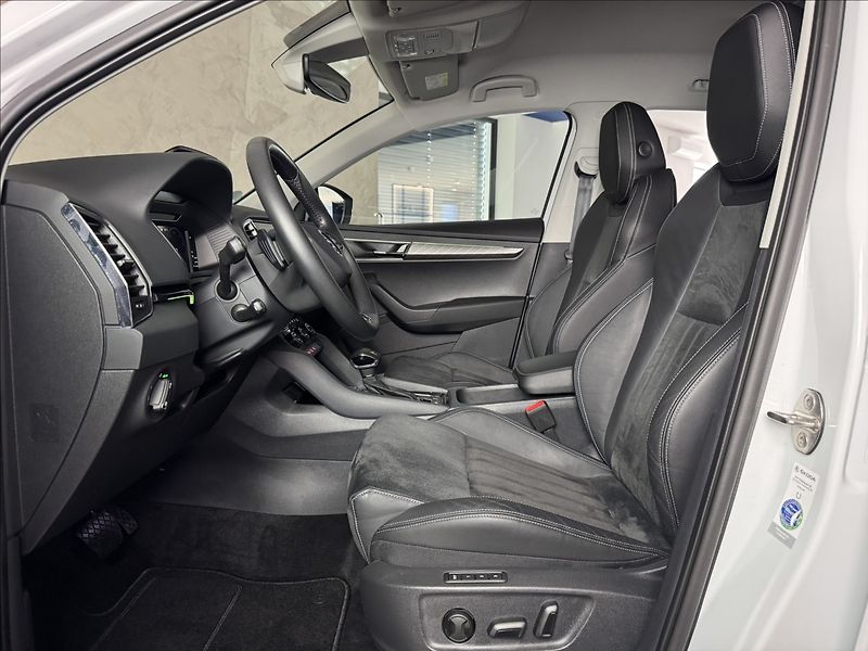 Škoda Karoq 2,0 TDi  DSG 4x4 Style Virtual - fotka 22 z 44