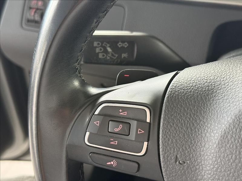 Volkswagen Passat 2,0   DSG,HIGHLINE,SERVISKA - fotka 27 z 30