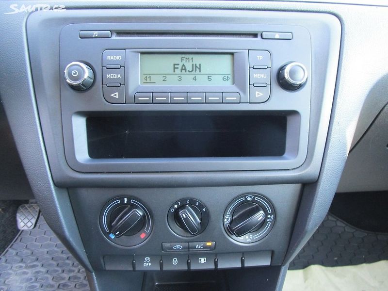 Škoda Rapid 1,2TSI-63KW-NOVÉ KOTOUČE+PRUŽ - fotka 16 z 19