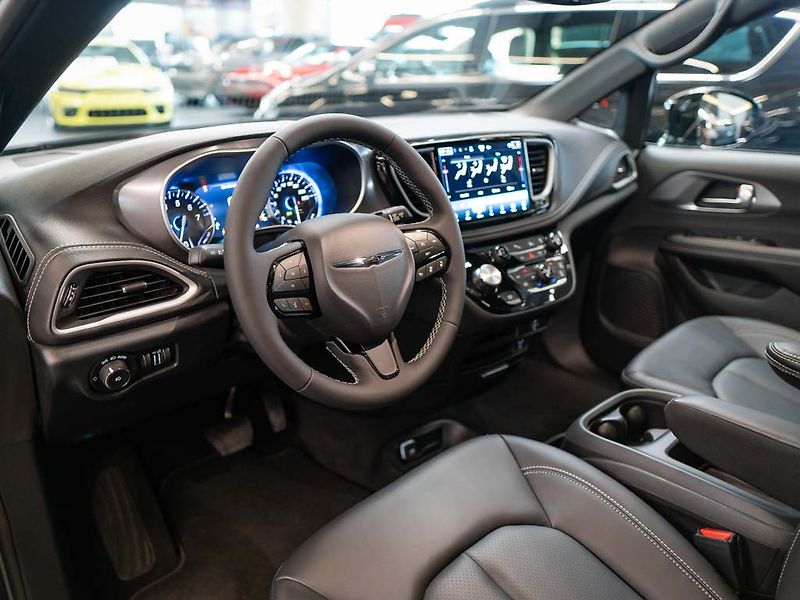 Chrysler Pacifica (2026) 3.6 Select AWD, 360 Cam 2x LCD - fotka 11 z 35
