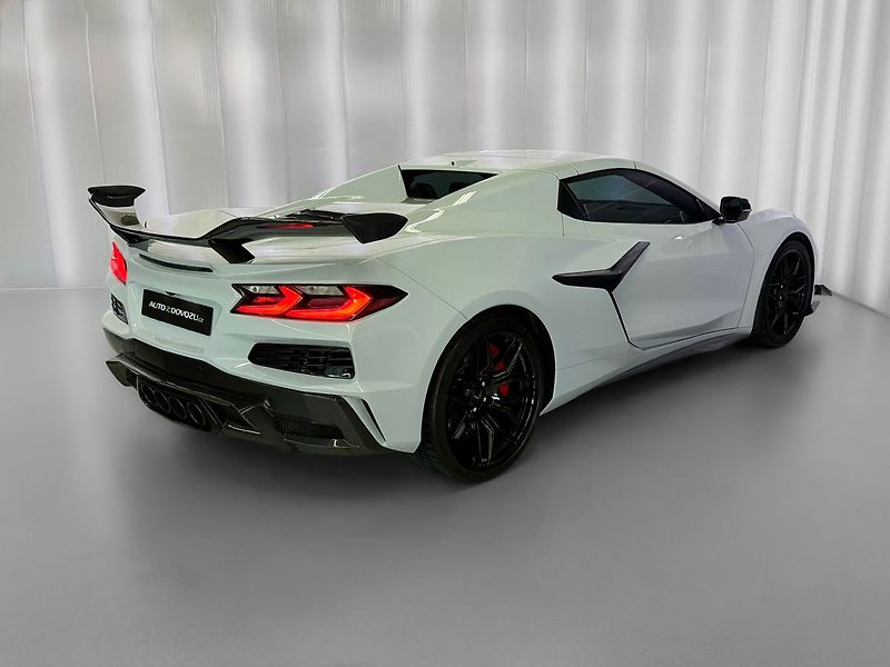 Chevrolet Corvette 5.5 V8 LT6 C8 Z06 CONVERTIBLE - fotka 7 z 31