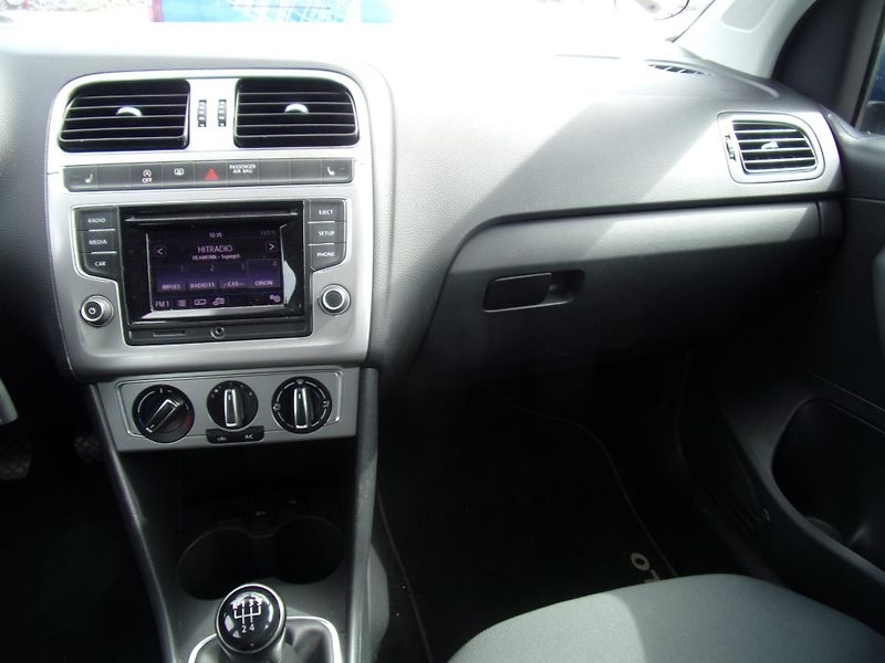 Volkswagen Polo (2017) 1,0TSI KLIMA TEMP VÝHŘEV - fotka 22 z 24