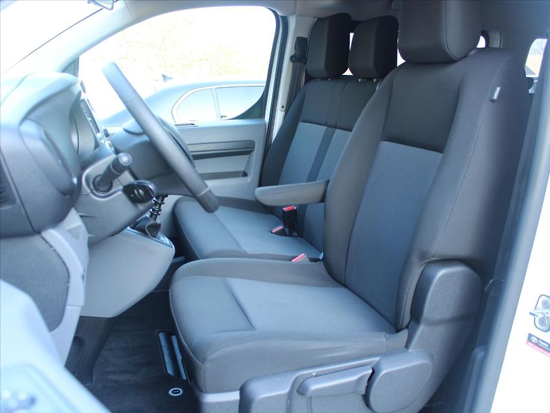 Toyota ProAce 2,0 D-4D 9míst L2 ČR 1.maj  Ko - fotka 10 z 22