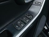 Volvo XC60 2.4D 4x4 AUT SERVISKA TAŽNÉ - náhled 31