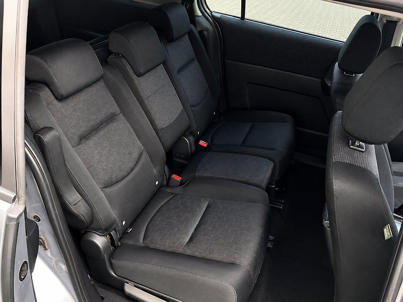 Mazda 5 2,0 D (105kW)*STK DO 8/2028* - fotka 13 z 16