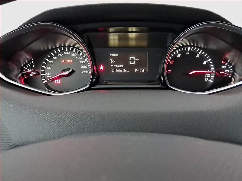 Peugeot 308 (2017) 1.2 PureTech, Serv.kniha - fotka 11 z 19