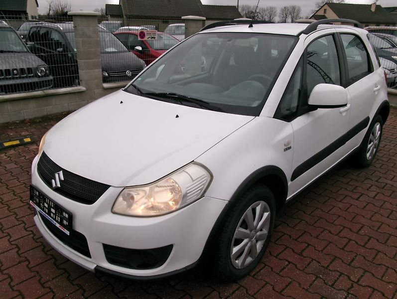 Suzuki SX4 (2009) 1.9DDiS 4x4 KLIMA výhřev TAŽNÉ - fotka 1 z 30