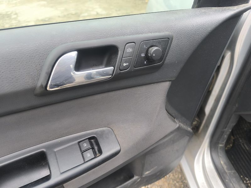 Volkswagen Polo 1.9TDI, VÝBAVA,KRÁSNÉ,SERVISKA - fotka 19 z 23