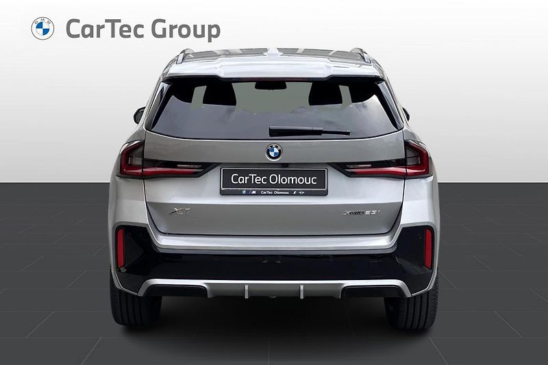 BMW X1 xDrive23i - fotka 5 z 10