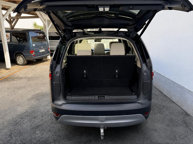 Land Rover Discovery 5 D250 Mild-Hybrid S AWD - fotka 8 z 12