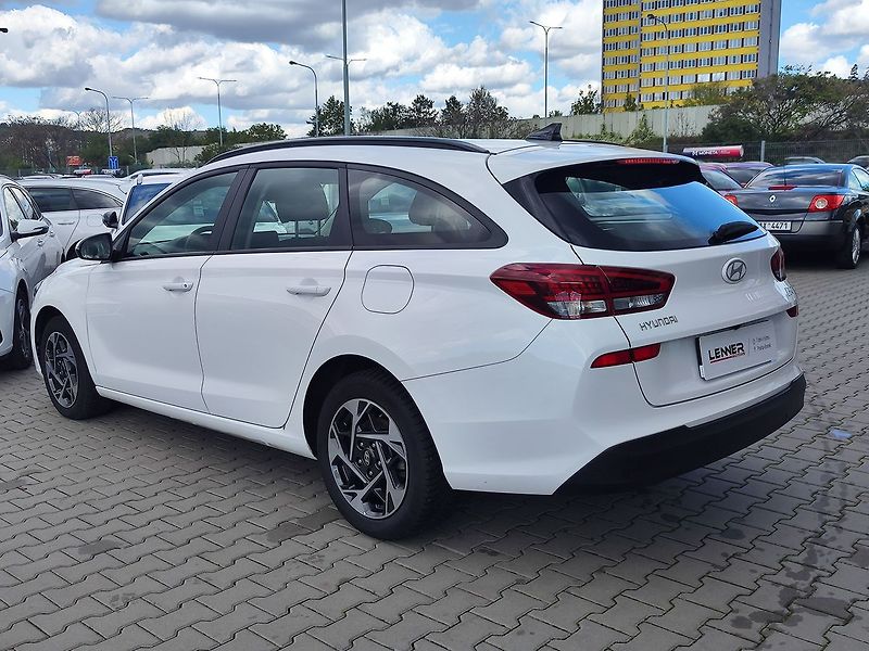 Hyundai i30 1.5 T-GDI/103kW Smart DCT - fotka 7 z 30