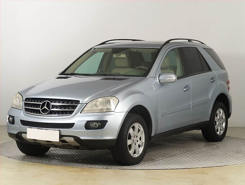Mercedes-Benz Třídy M (2007) ML 350 , 4X4, Automat - fotka 2 z 20