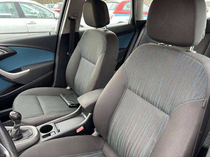 Opel Astra 2.0 D - fotka 13 z 19