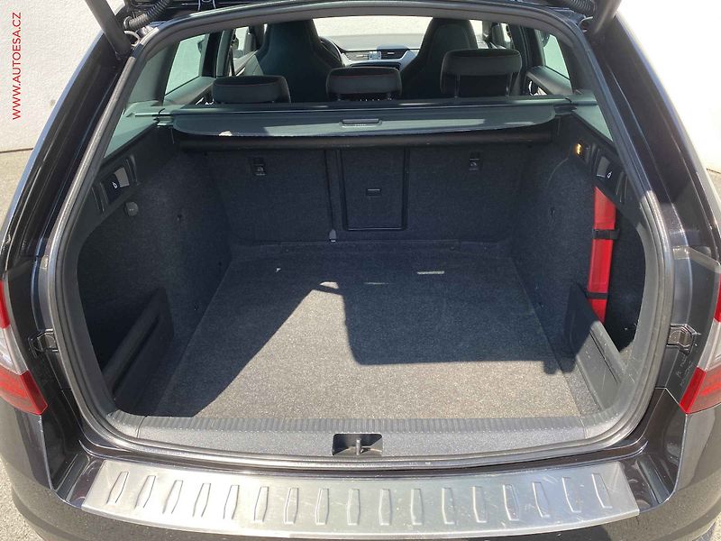 Škoda Octavia (2018) 2.0 TDi, RS, DSG, LED - fotka 7 z 18