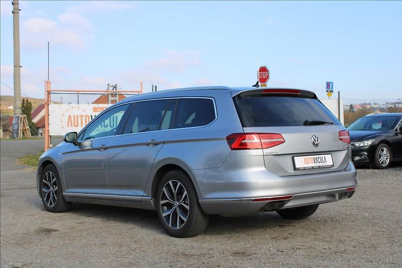 Volkswagen Passat 2,0 TDi  DSG, 4x4, HIGHLINE - fotka 7 z 31