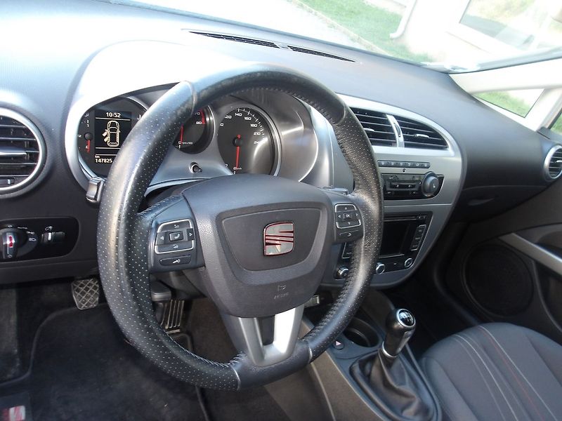 Seat Leon 1,4TSi NAJ.147000km ! NAVI ! - fotka 31 z 38