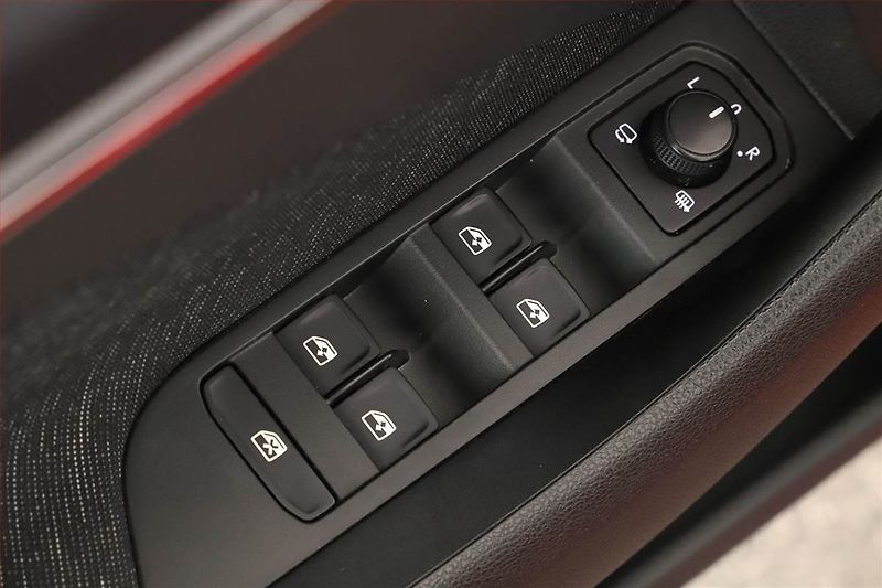 Škoda Kamiq (2021) Style 1.0 TSI, ČR,1.maj - fotka 16 z 19