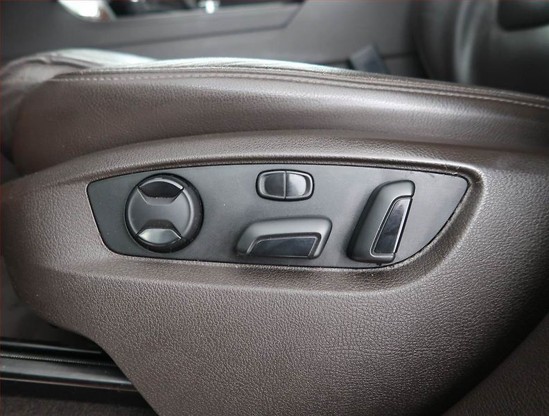Volkswagen Touareg (2010) 3.0 TDI, 4X4, Automat, Navi - fotka 24 z 27
