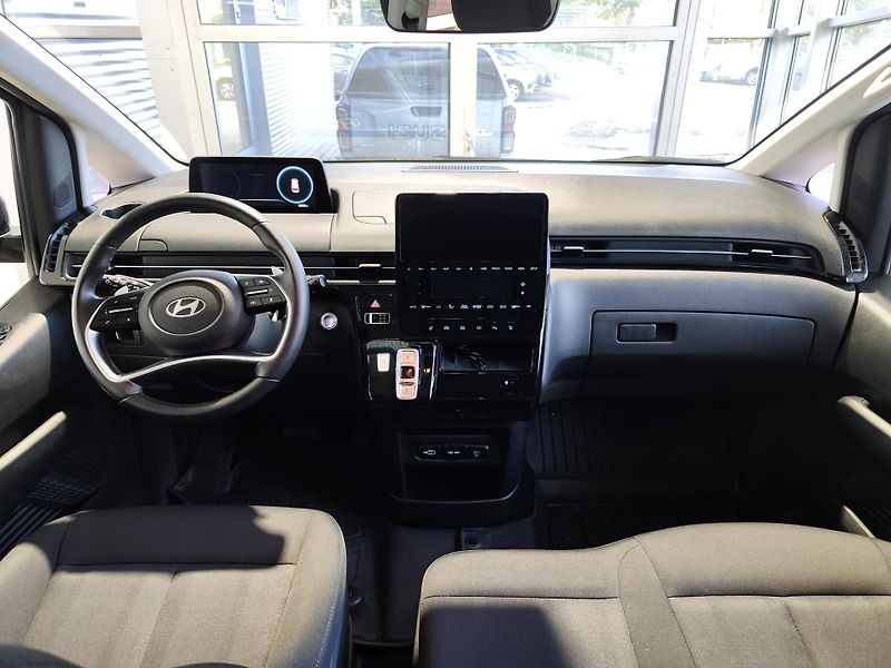 Hyundai Staria (2024) 1.6T-GDi 158kW HEV Style - fotka 11 z 24