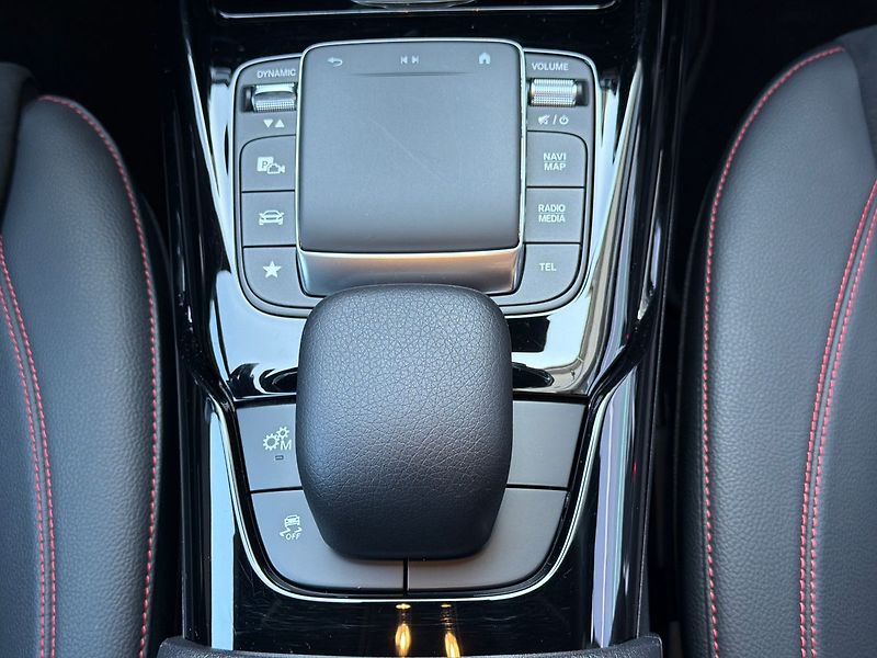 Mercedes-Benz CLA 35 AMG 4MATIC Premium - fotka 29 z 40