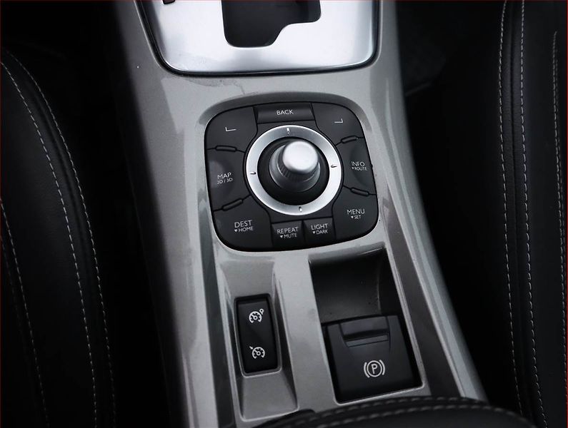 Renault Laguna (2012) 2.0 dCi, Automat, Serv.kniha - fotka 17 z 20