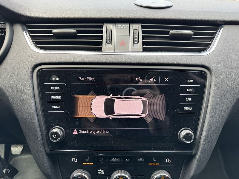 Škoda Octavia (2018) 1.5TSi LED Navi Výhřev Okna - fotka 17 z 50