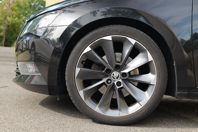 Škoda Superb 1.4 TSI DAB 19 Tažné - fotka 9 z 35