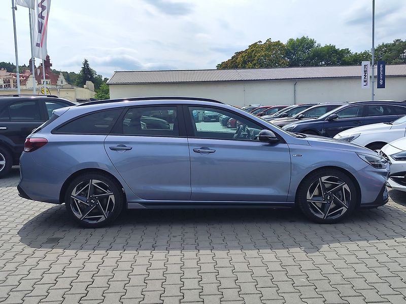 Hyundai i30 1.5 T-GDI/103kW N-Line DCT - fotka 4 z 32
