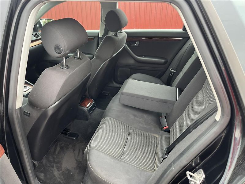 Audi A4 Avant 3,0 TDi 150KW 4x4 AUTOMA - fotka 13 z 31