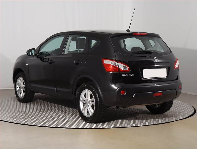 Nissan Qashqai (2014) 1.6, Serv.kniha, Tempomat - fotka 4 z 15