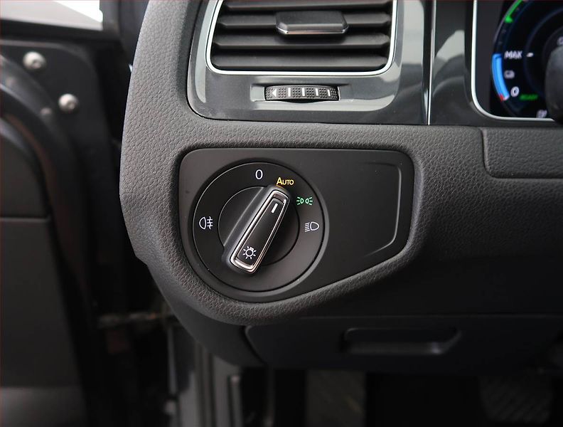Volkswagen Golf (2020) 32 kWh - 37 Ah, SoH 90% - fotka 22 z 26