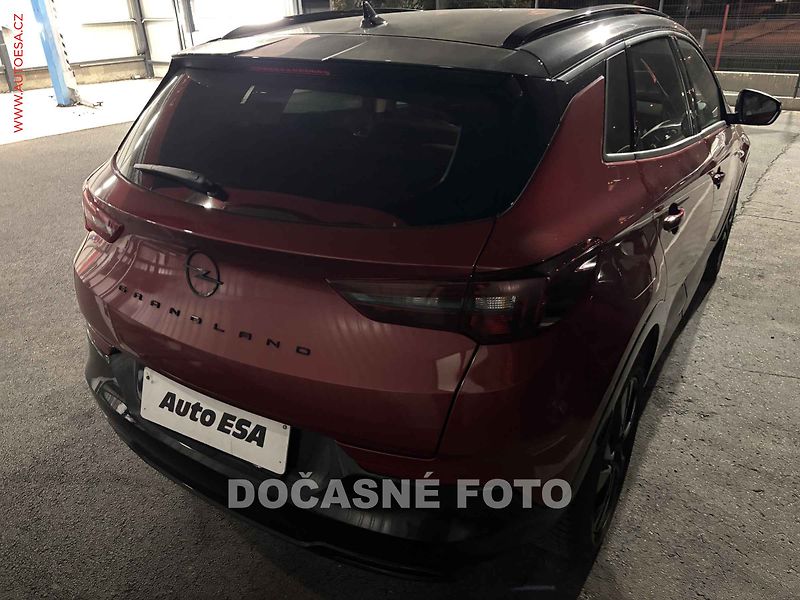 Opel Grandland (2022) 1.2 T - fotka 2 z 3