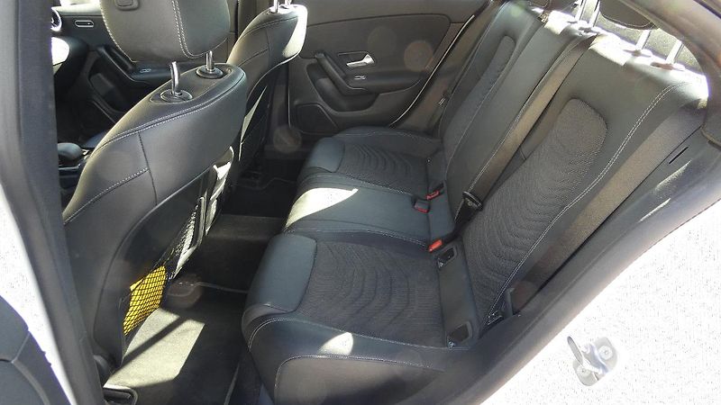 Mercedes-Benz CLA 180 - fotka 19 z 22