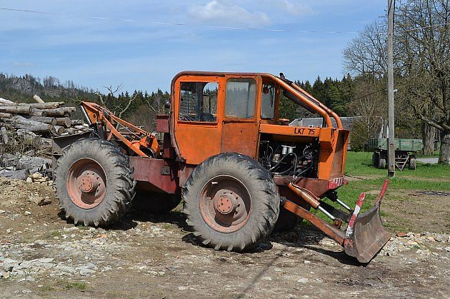 Lesní kolový traktor LKT 75., zdroj: Wikimedia Commons, RomanM82, CC BY-SA 4.0