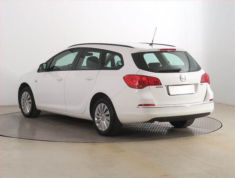 Opel Astra (2016) 1.6 CDTI, Tempomat - fotka 4 z 15