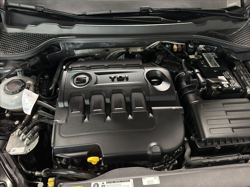 Seat Leon 2,0   TDI FR 110KW VIRTUAL ACC - fotka 41 z 42
