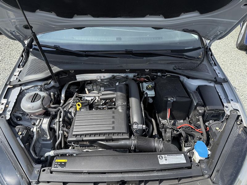 Volkswagen Golf 1.2 TSI COMFORTLINE - fotka 13 z 13