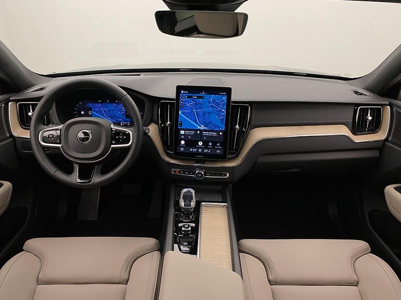 Volvo XC60 T8 AWD RECHARGE ULTRA DARK CZ - fotka 2 z 69