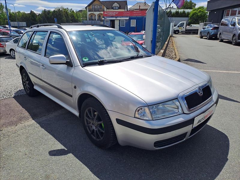 Škoda Octavia 1,6 i TOUR,KLIMA - fotka 2 z 14