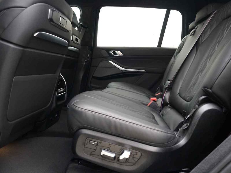 BMW X7 - fotka 9 z 10