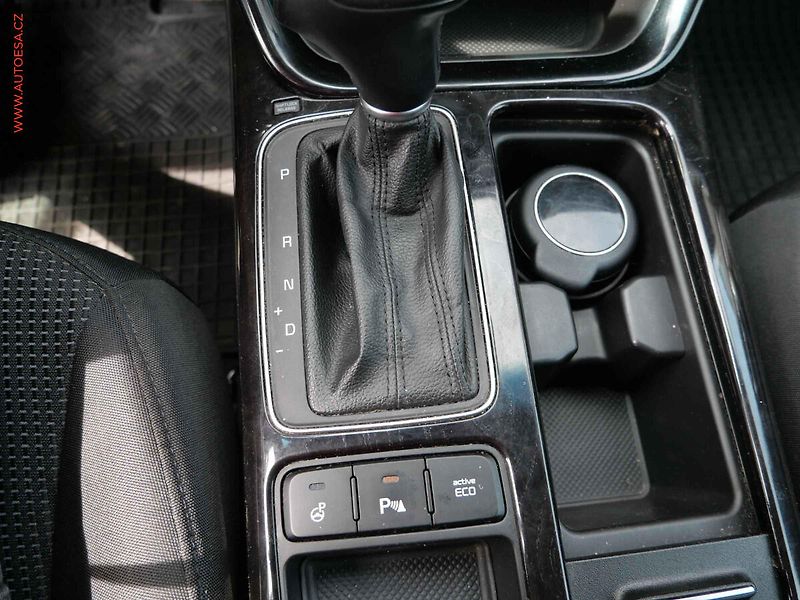 Kia Sorento (2015) 2.2CRDi, 2.maj,ČR, AT - fotka 24 z 28