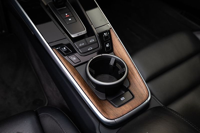 Porsche 911 Carrera 4S - fotka 11 z 24