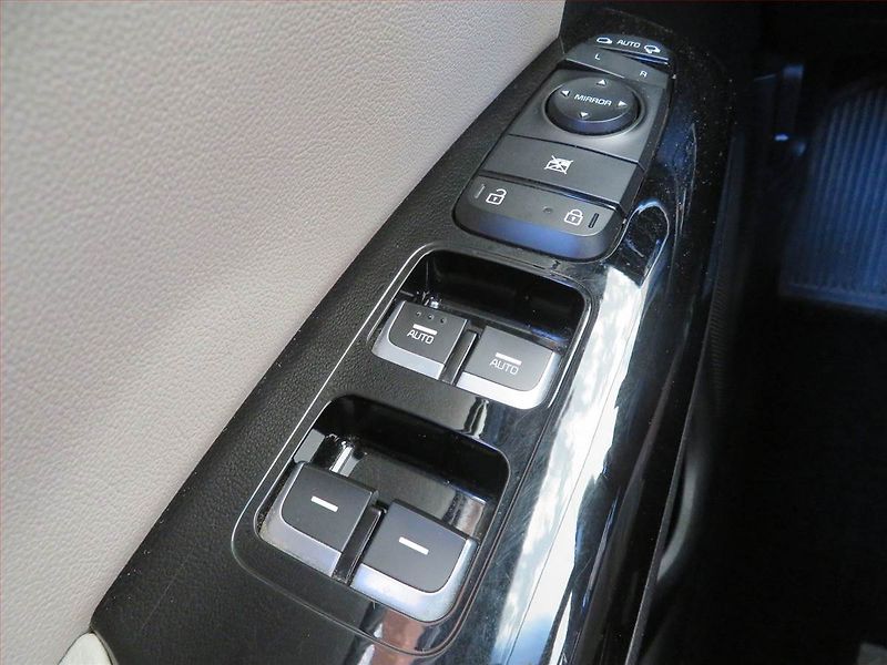 Kia Sportage (2018) GT Line 1.6 T-GDI, 4X4 - fotka 18 z 19