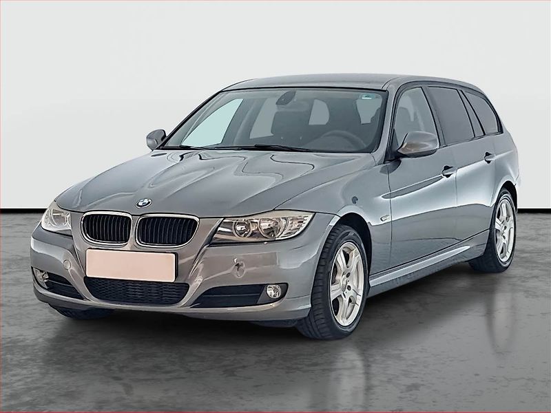 BMW Řada 3 (2010) 318 d, Tempomat, Park. senzory - fotka 2 z 15