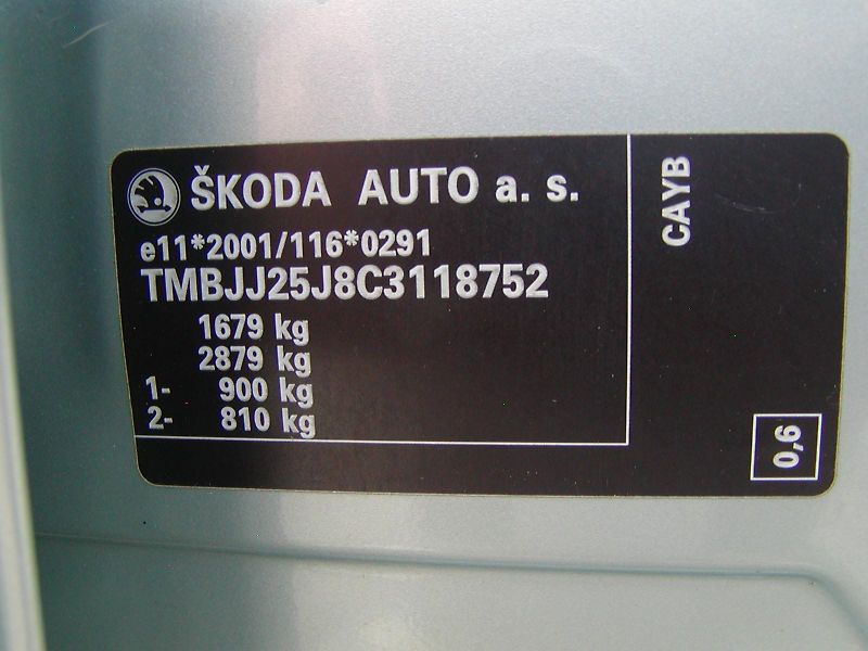 Škoda Fabia (2012) 1.6TDi,AMBIENTE, CLIMATRONIC!! - fotka 33 z 33