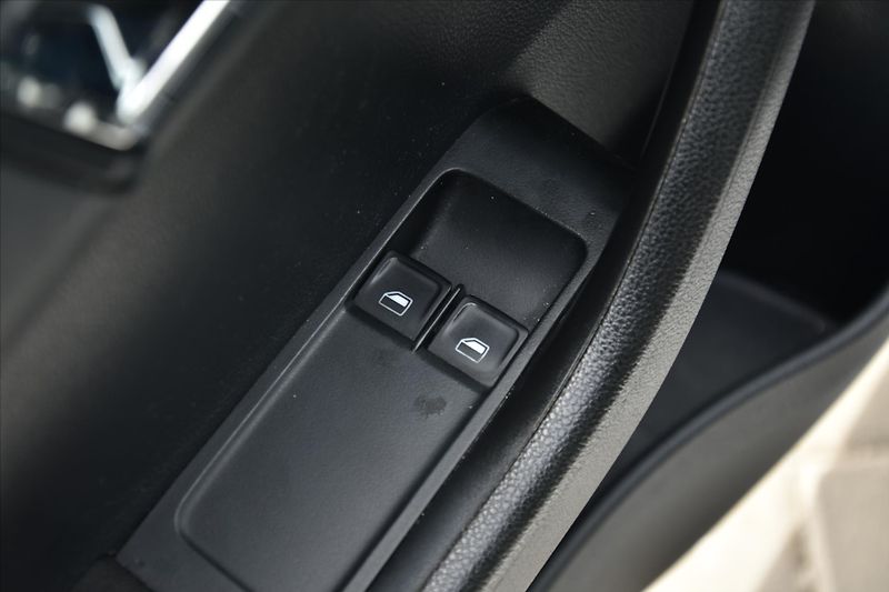 Škoda Fabia 1.2 TSI 66kW AMBITION DPH ČR - fotka 18 z 19