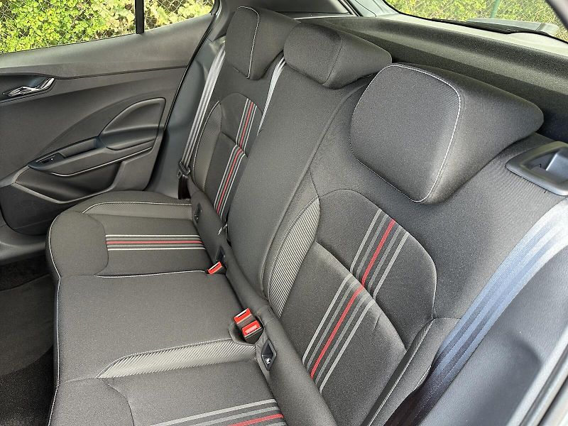 Škoda Fabia 1.0TSi Monte Carlo 116PS V.Coc - fotka 32 z 36